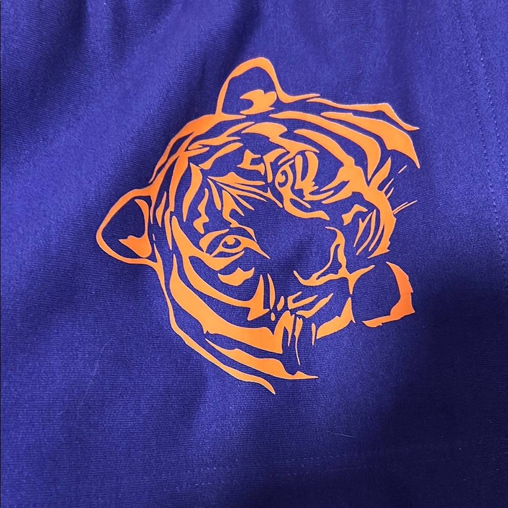 E727 Gildan Dry Blend Purple Blanket NWOT Tiger 🐅 Clemson